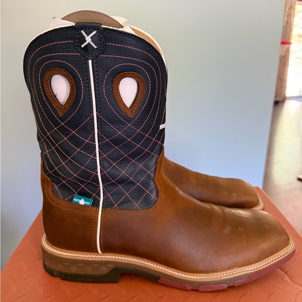 Twisted X Brown Leather Boots with Navy Embroidered Shaft - Picture 5 of 7